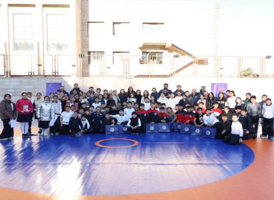 Güləş ulduzları Xankəndidə məktəblilərlə görüşüb